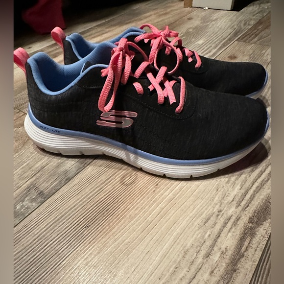 Women’s SKECHERS Flex Appeal Sneakers - Picture 8 of 13